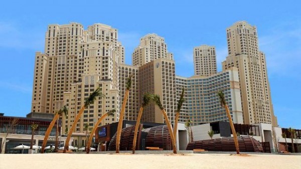 Hotel Amwaj Rotana Jumeirah Beach Dubai plaža more ujedinjeni arapski emirati letovanje spolja