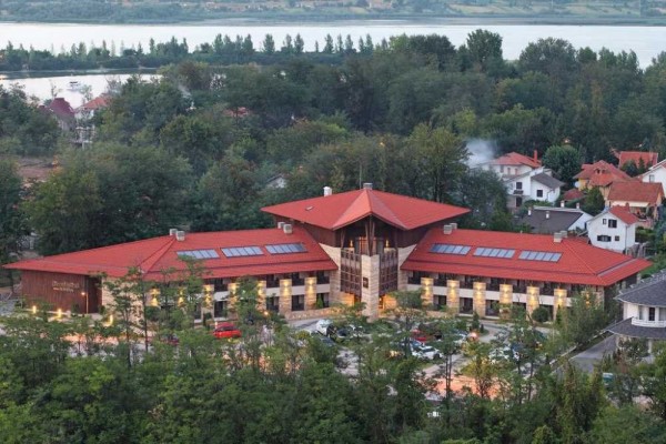 Hotel Danubia Park Garni Srebrno jezero smeštaj letovanje