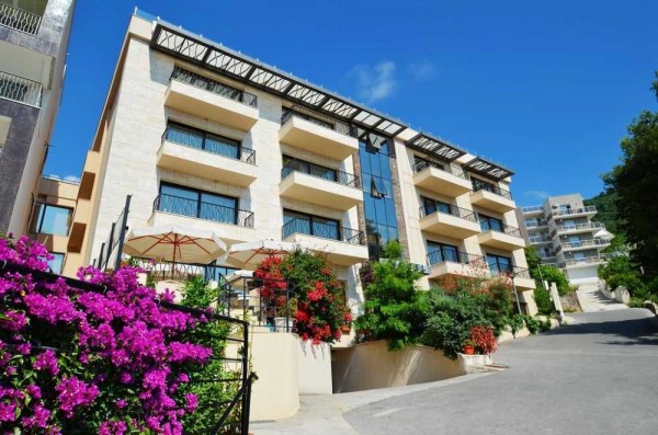 Hotel HEC Residence Pržno Miločer letovanje Crna Gora smeštaj