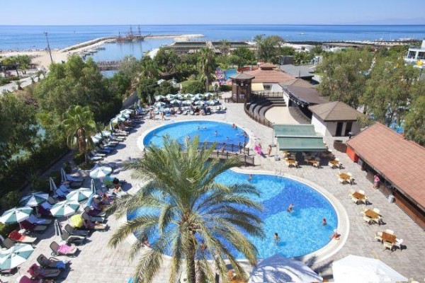 Alva Donna Beach Resort Comfort Side Spolja
