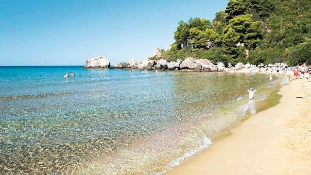 Plaža Glifada na Krfu u Grčkoj
